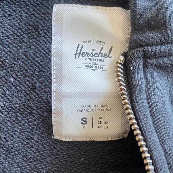 Herschel Supply Company Black Hoodie small but fit like medium/large - Picture 2 of 4